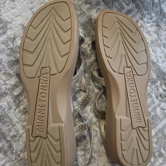 Minnetonka Women's Braided Sandals -Gold - Picture 3 of 4